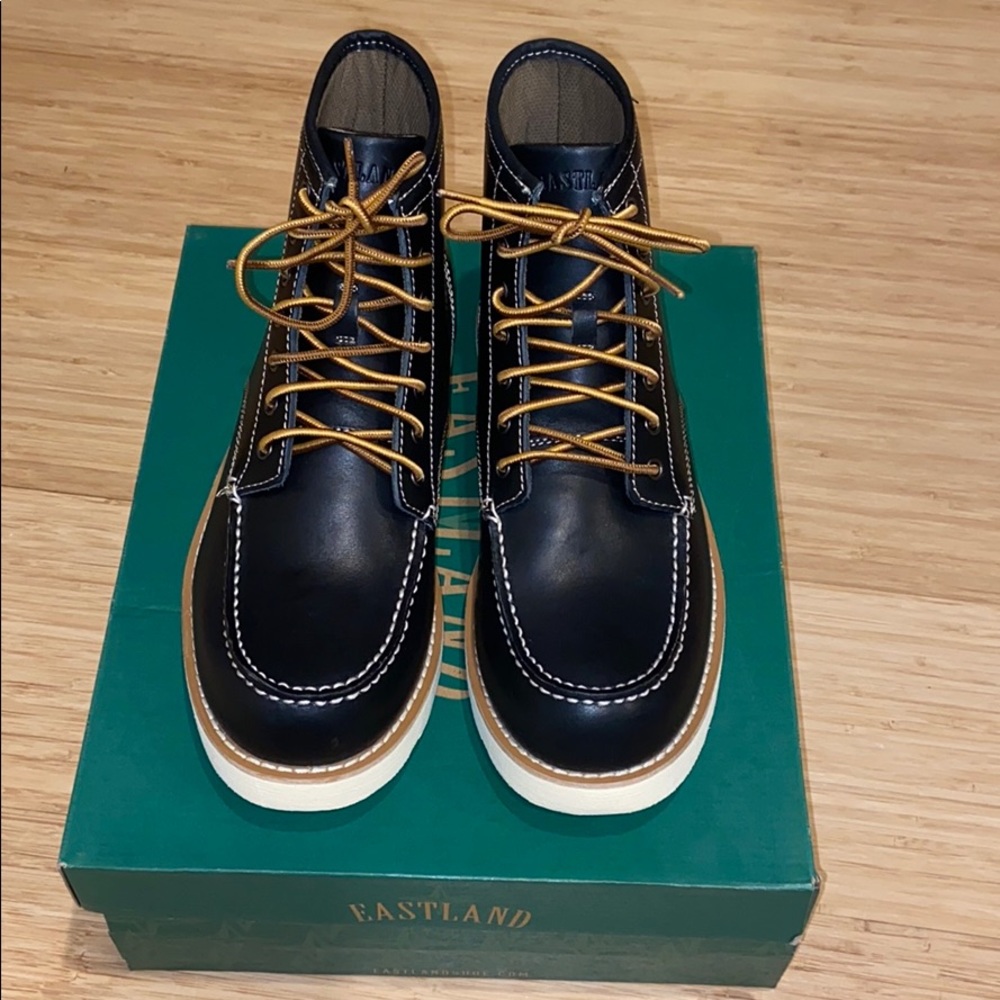 Eastland lumber up men’s boots